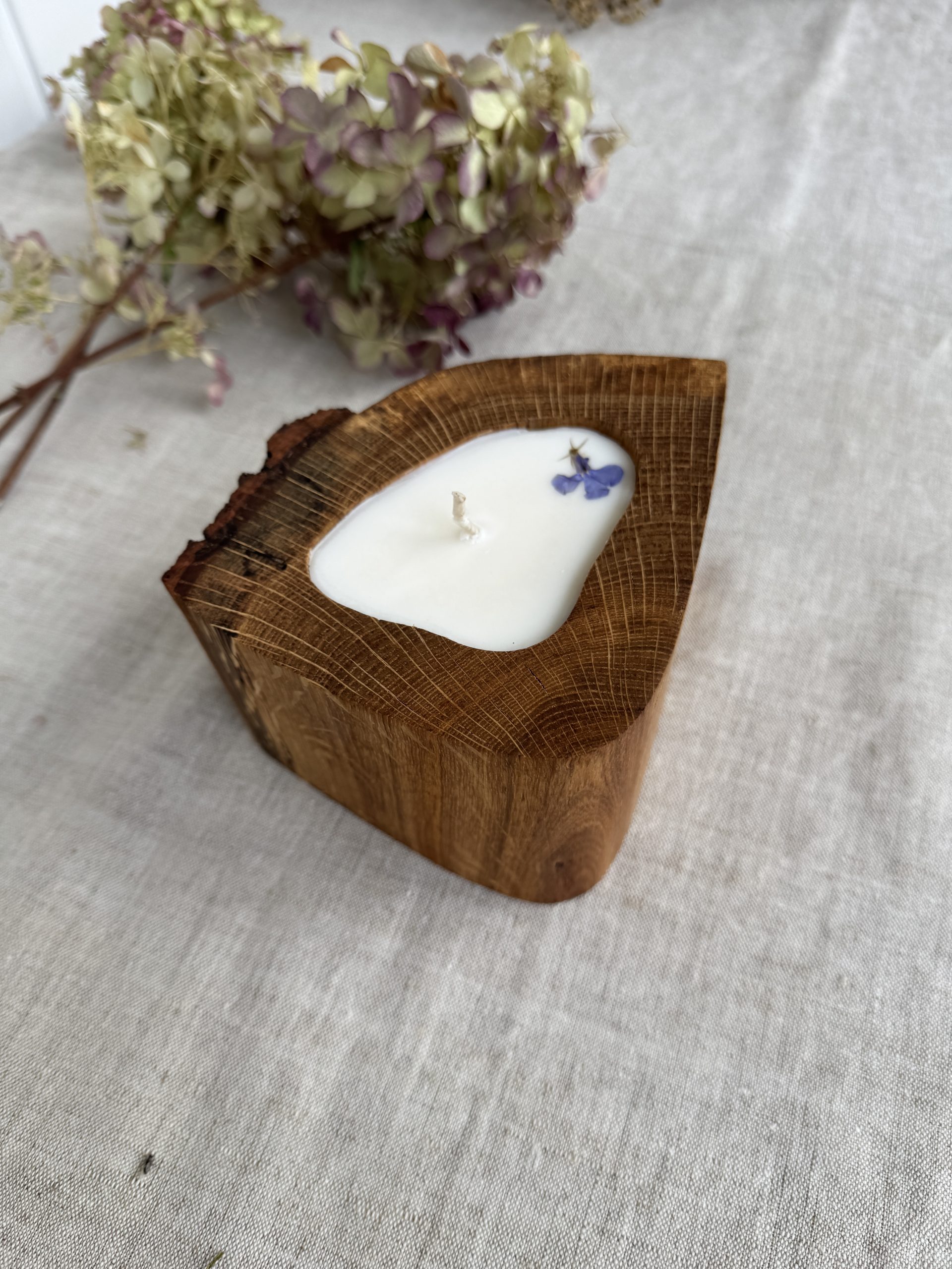 Soft Peony - Wooden Candle in Oak - Image 3