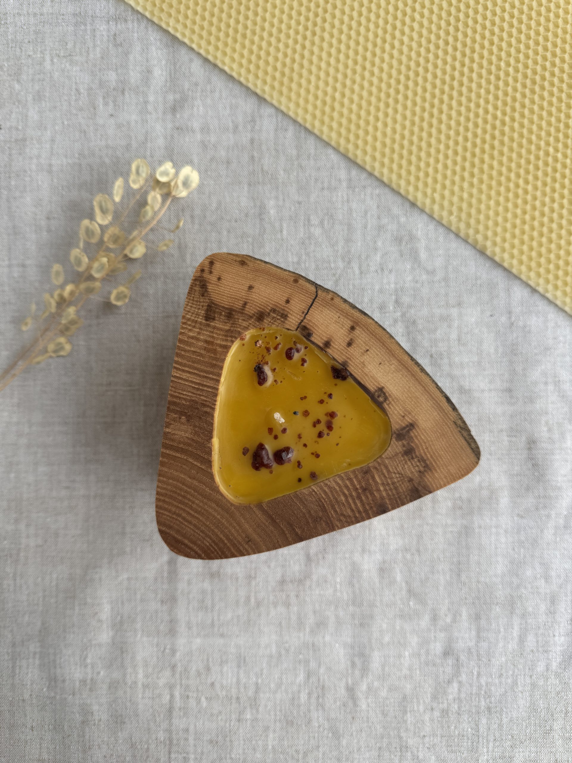 Elm Wood Candle - Beeswax & Propolis - Image 2