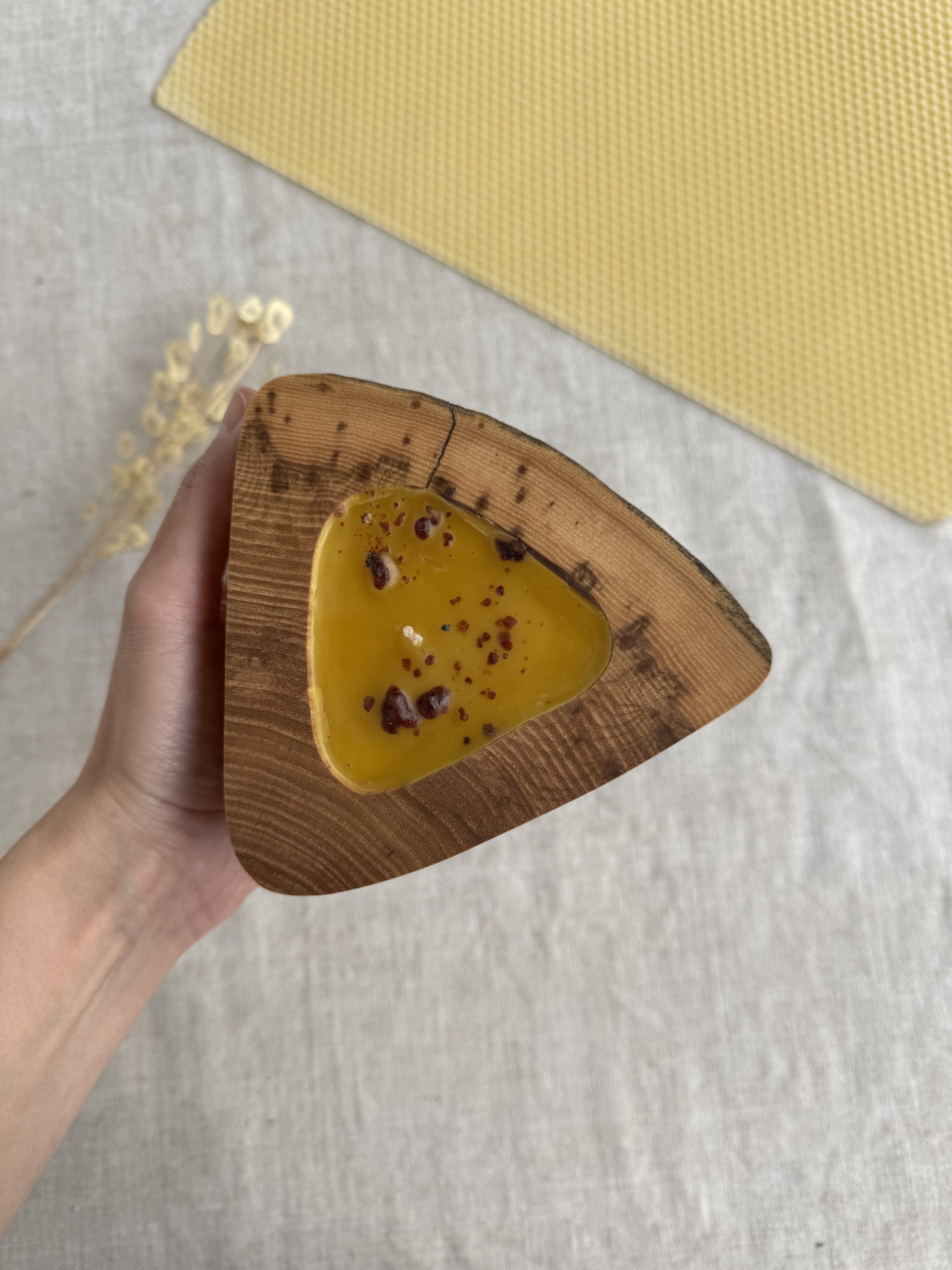 Elm Wood Candle - Beeswax & Propolis - Image 4
