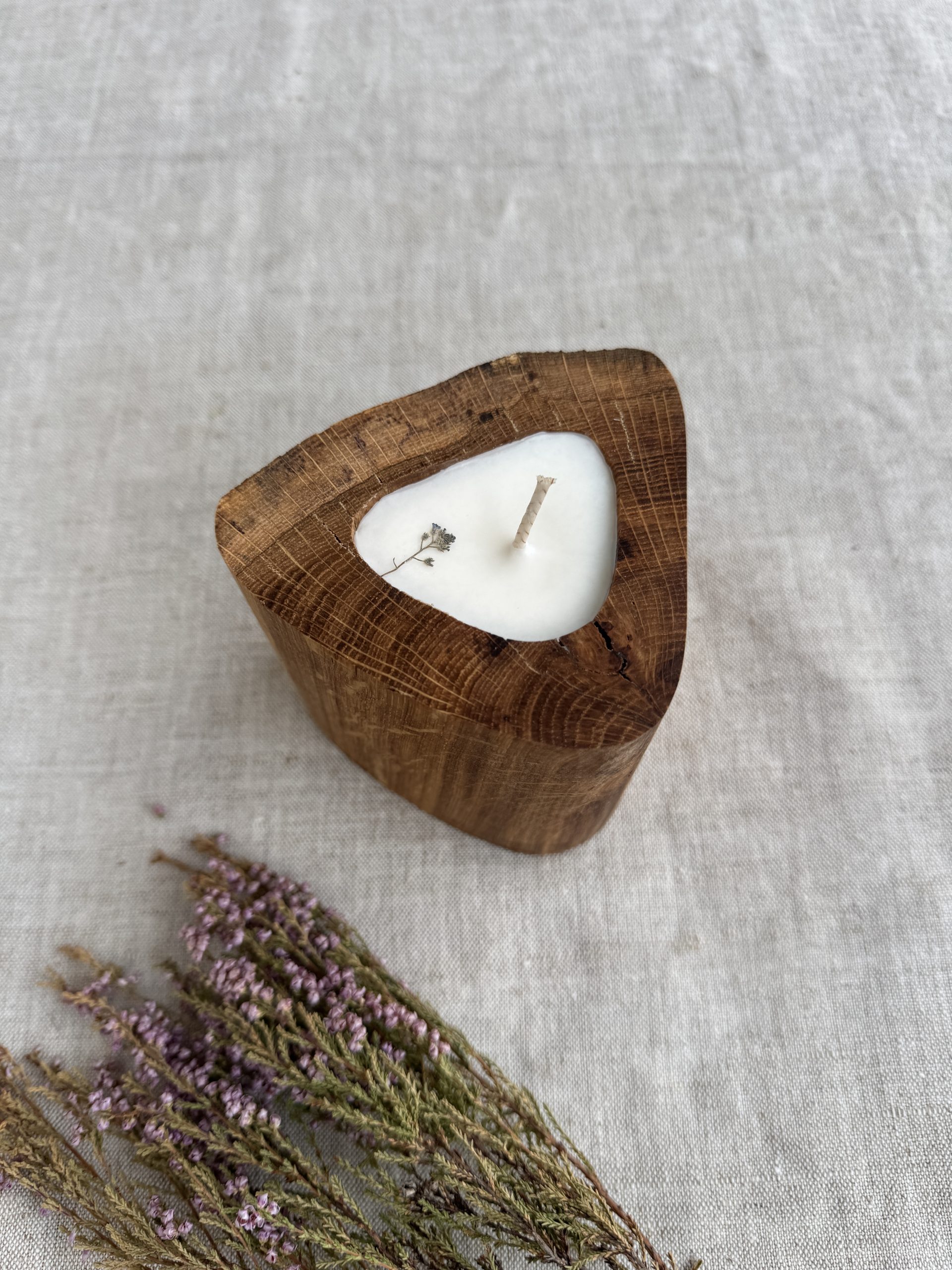Handmade oak wood candle with sandalwood scent and natural soy wax