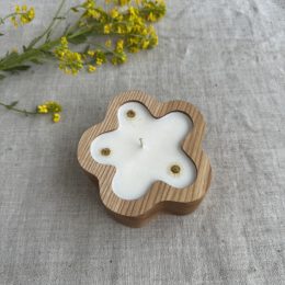 Handmade ash wood soy candle without fragrance decorated with dried flowers