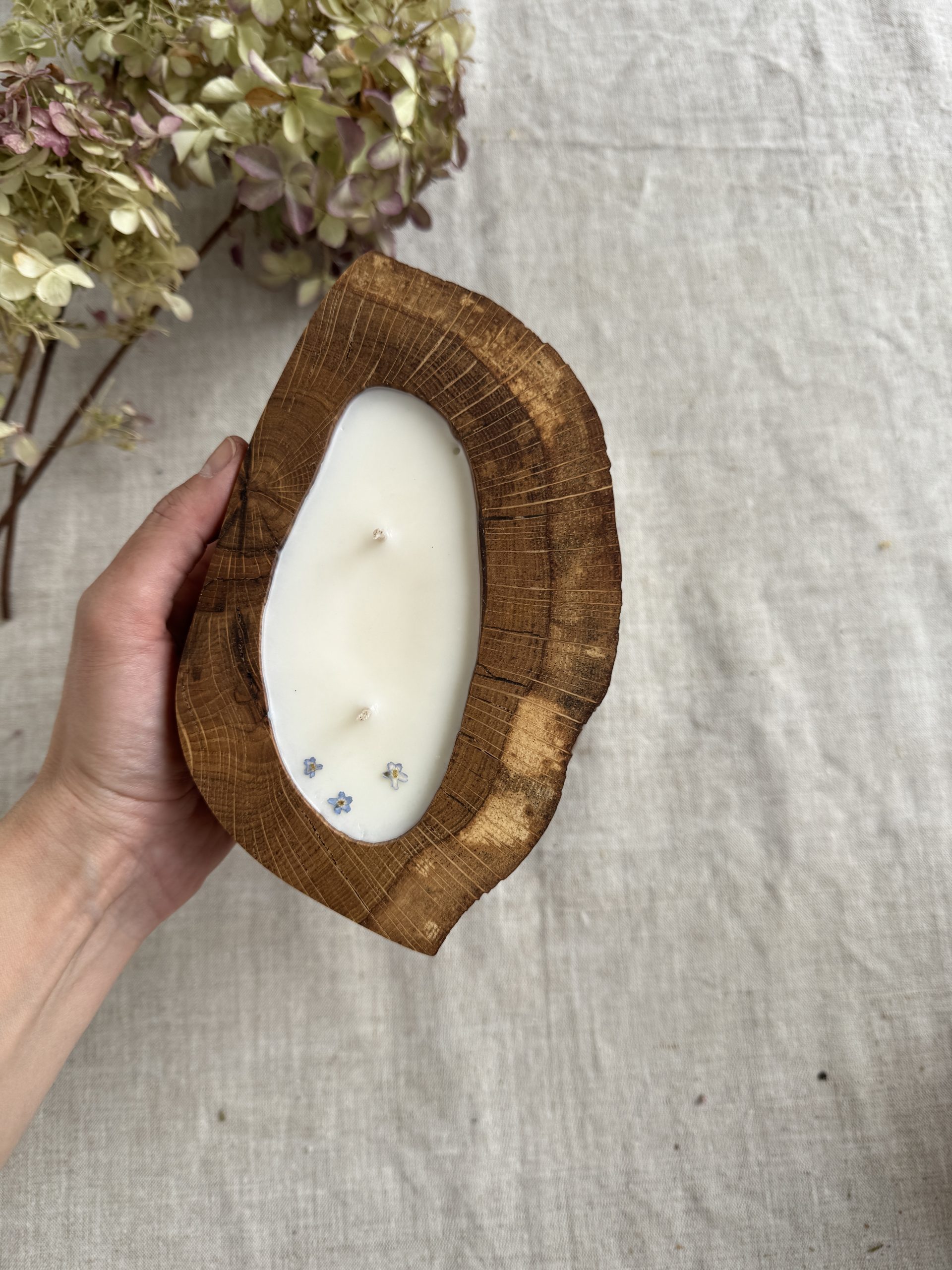Siena Oak Essence Candle - Image 3