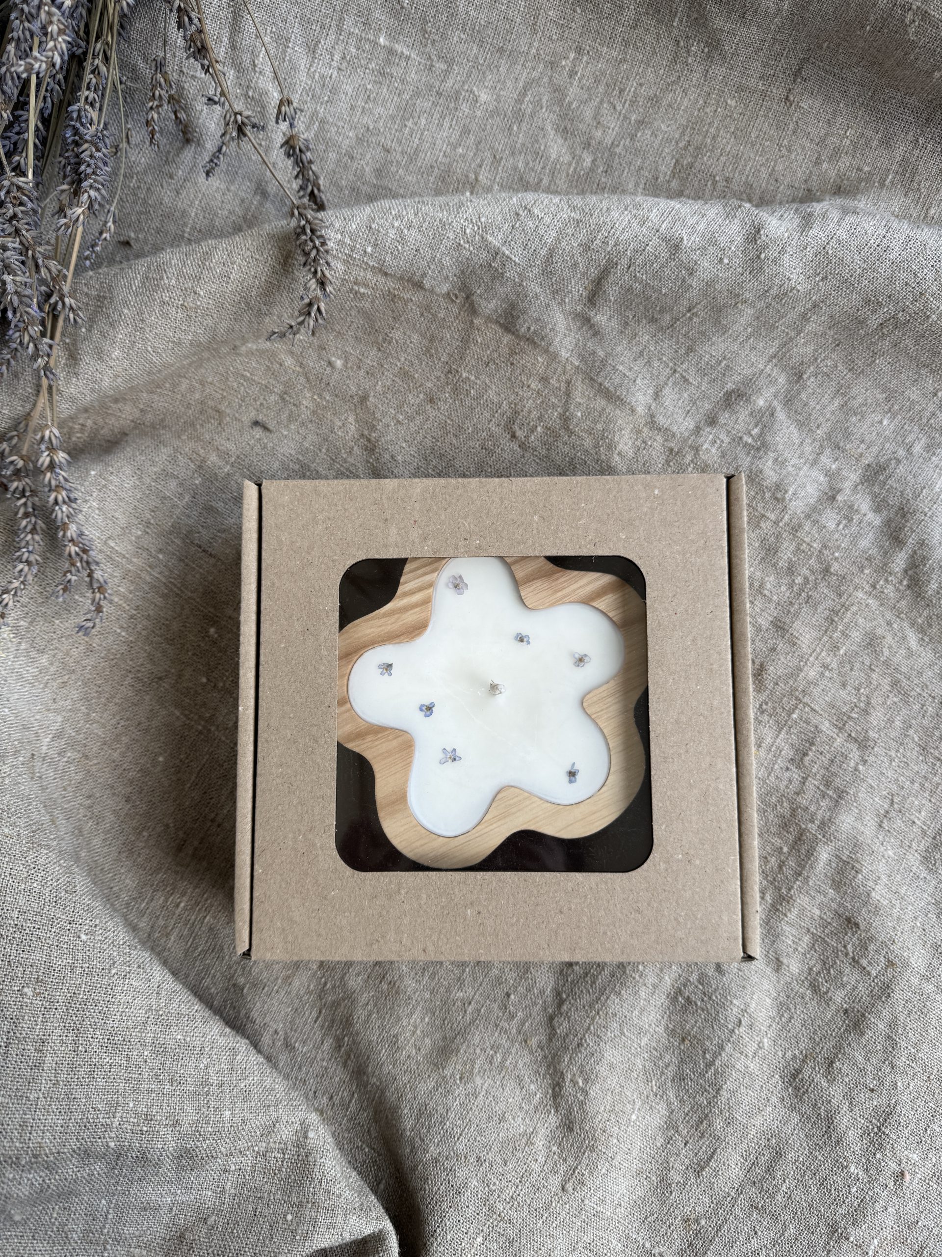 Sandalwood Blossom Candle - Image 4