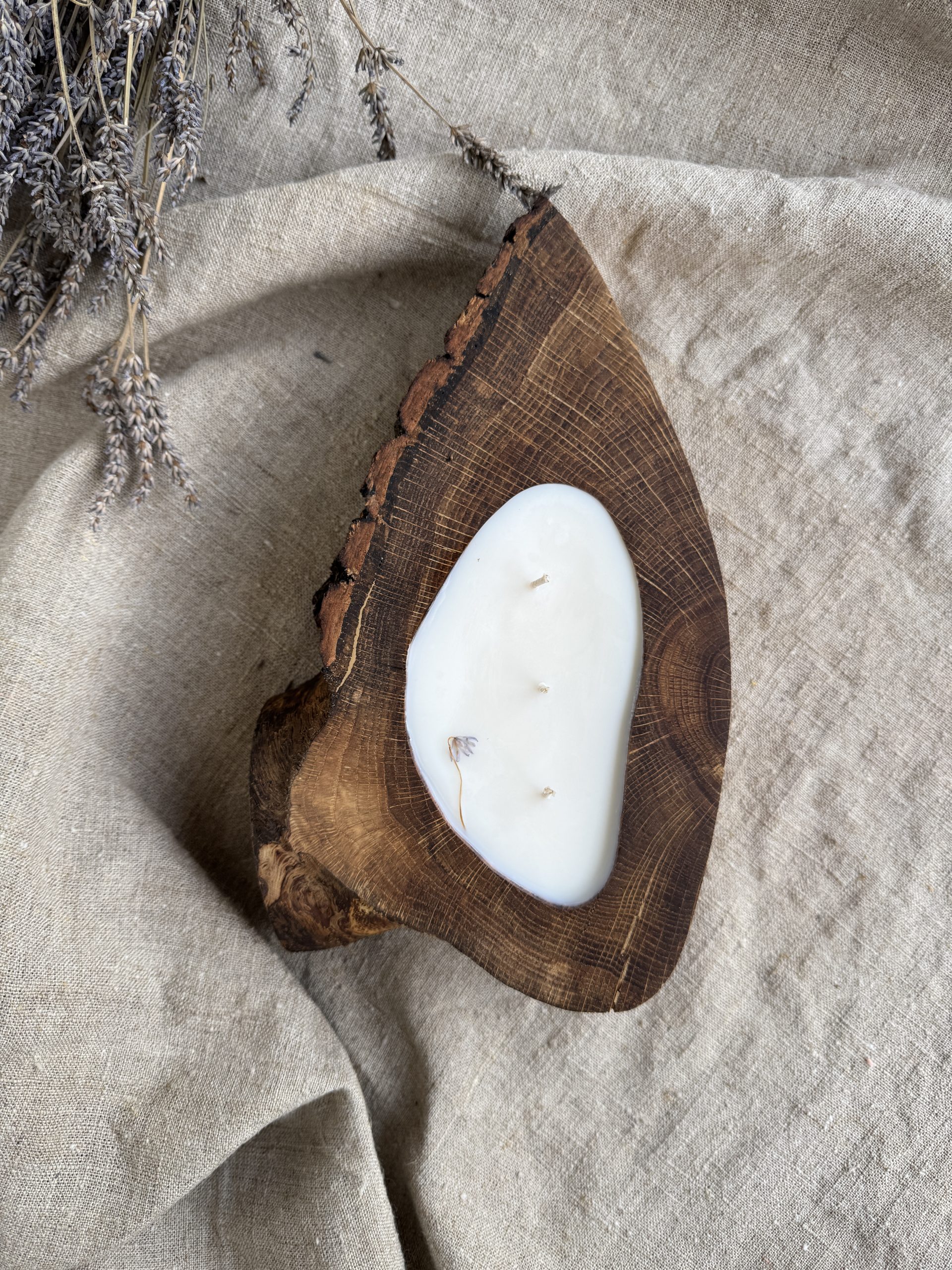 Sandalwood Oak Wood Candle - Image 3