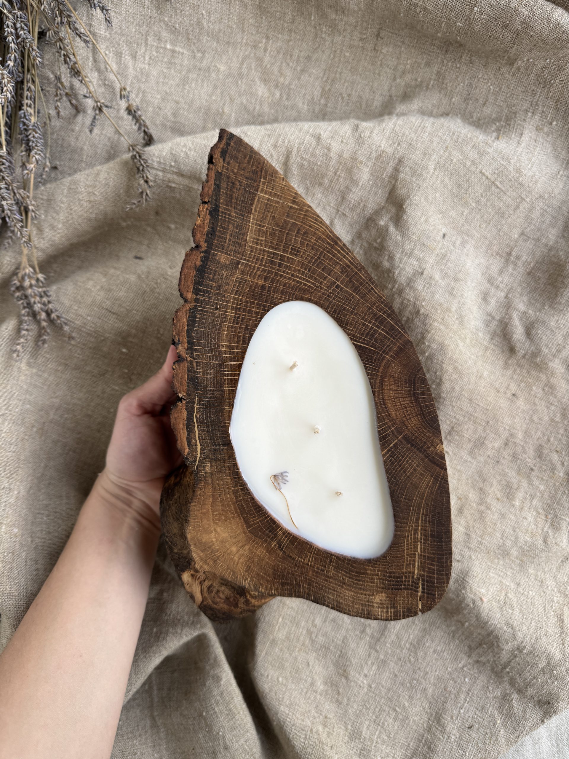 Sandalwood Oak Wood Candle - Image 4