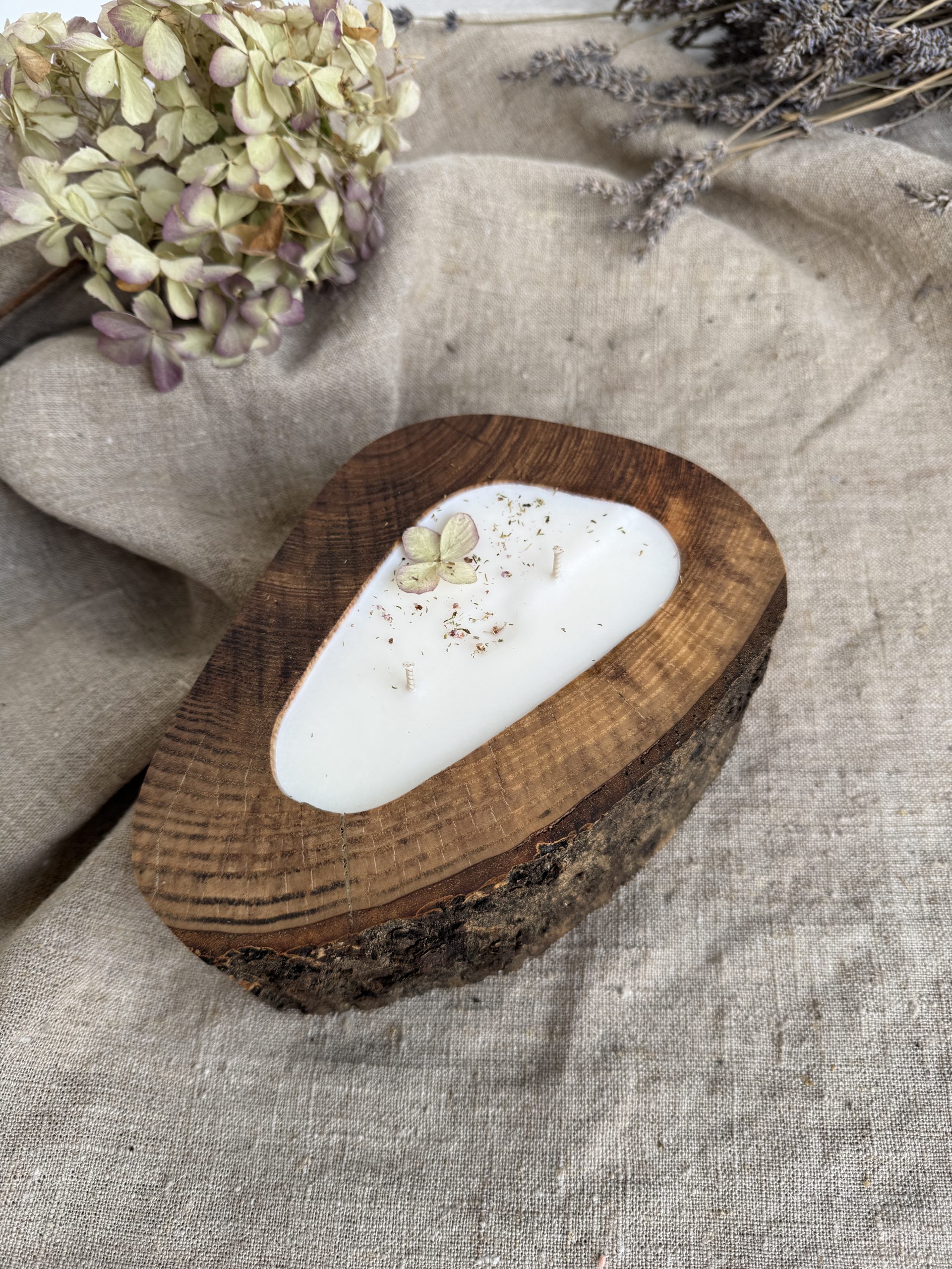 Ash Silence Wood Candle - Image 2