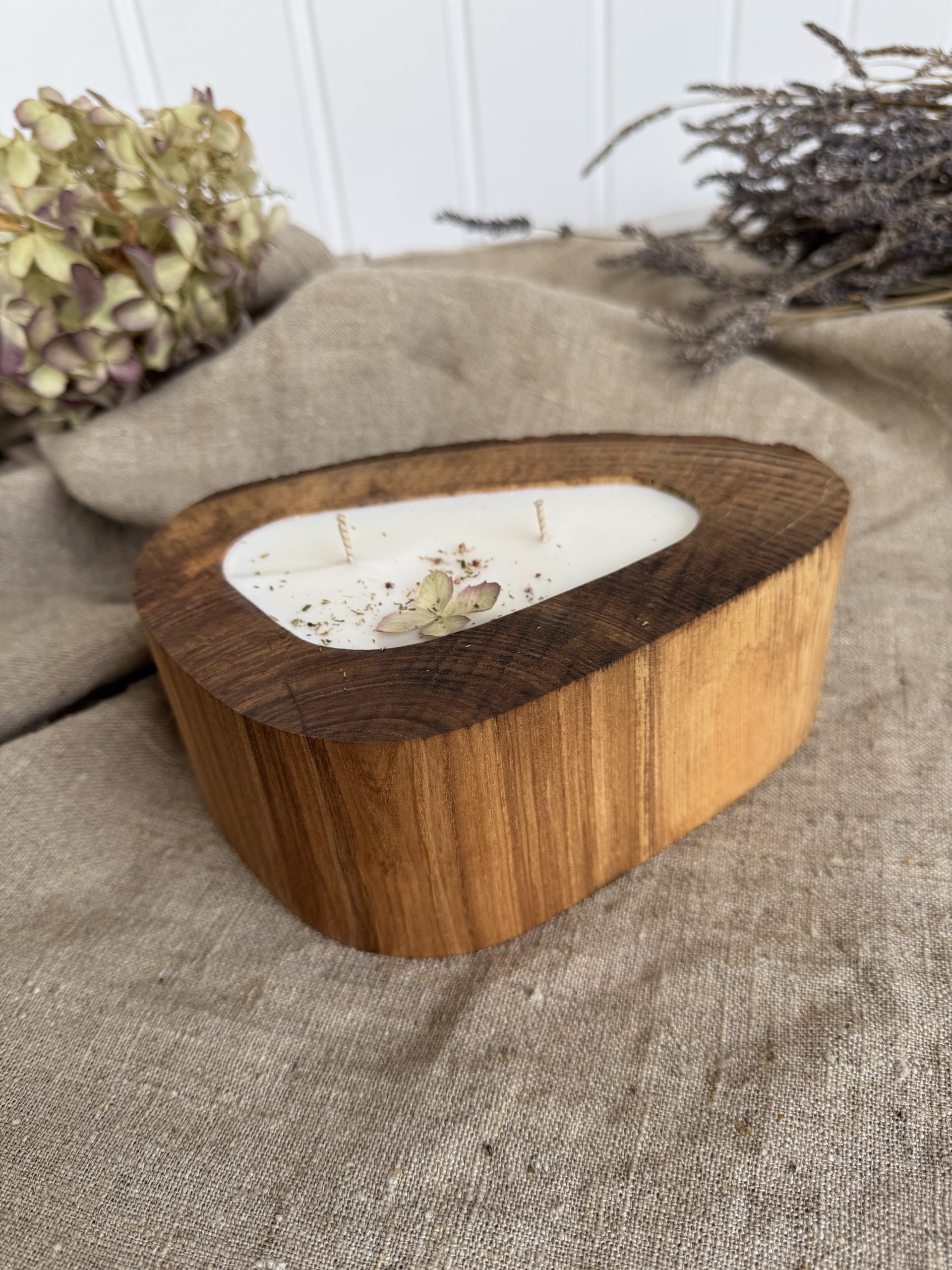 Ash Silence Wood Candle - Image 3