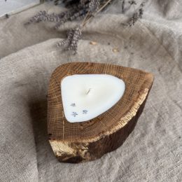 Soy candle in wood