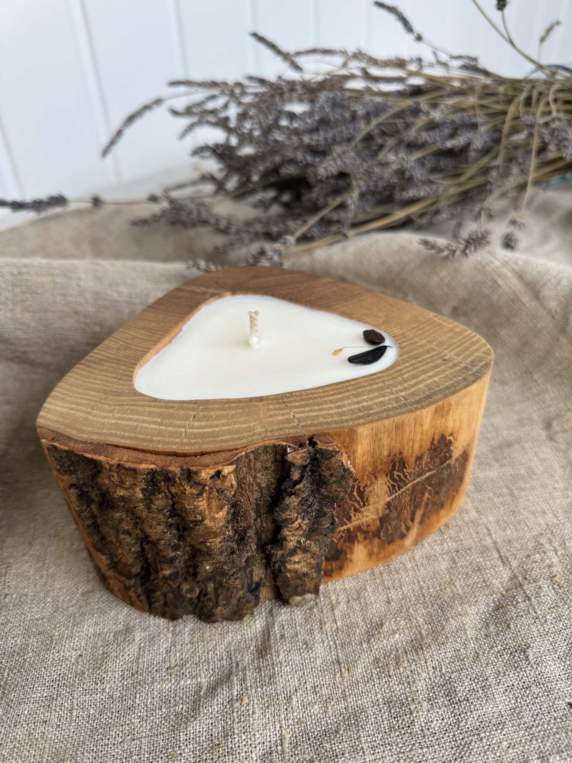 Soy candle in wood